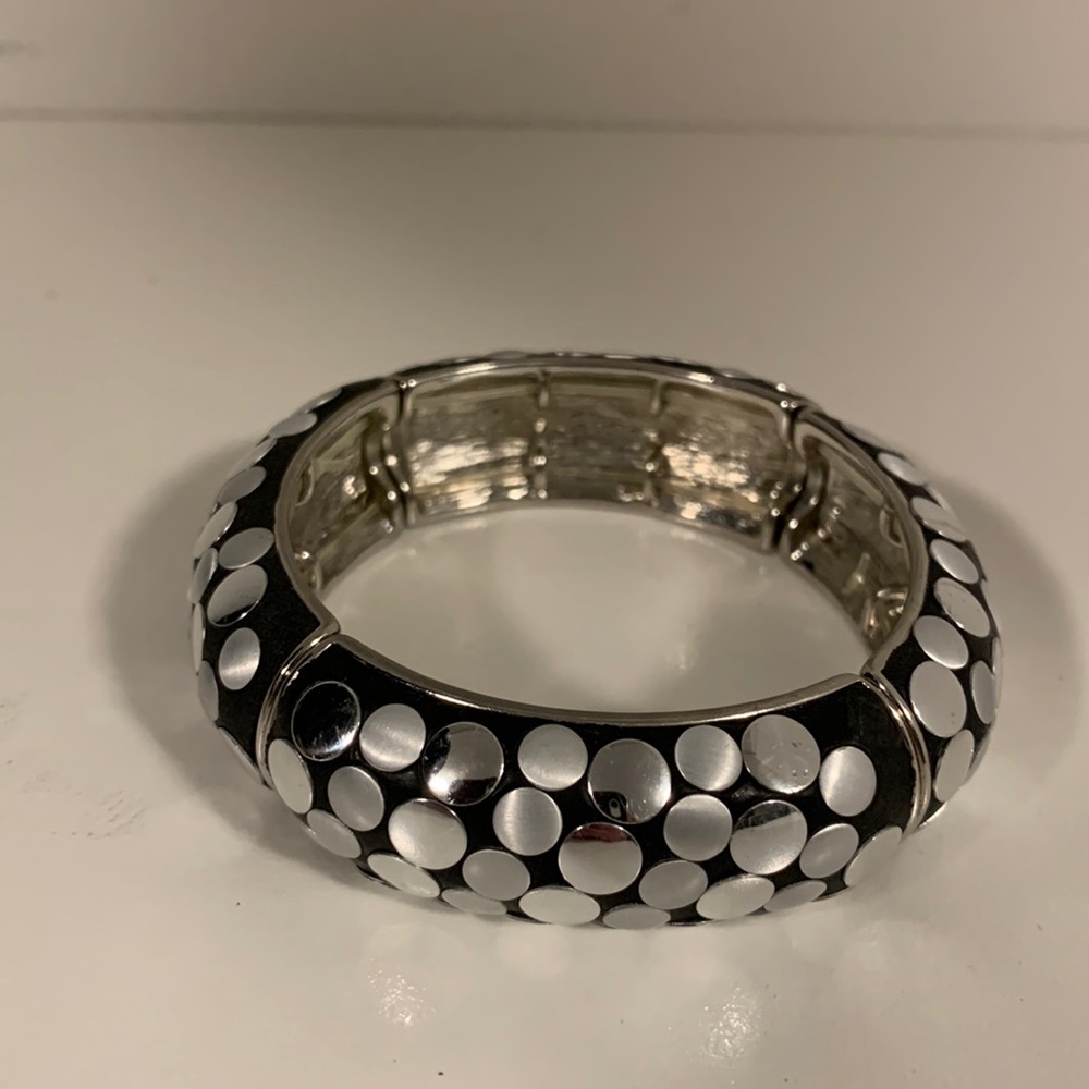 Metallic bangle stretch bracelet